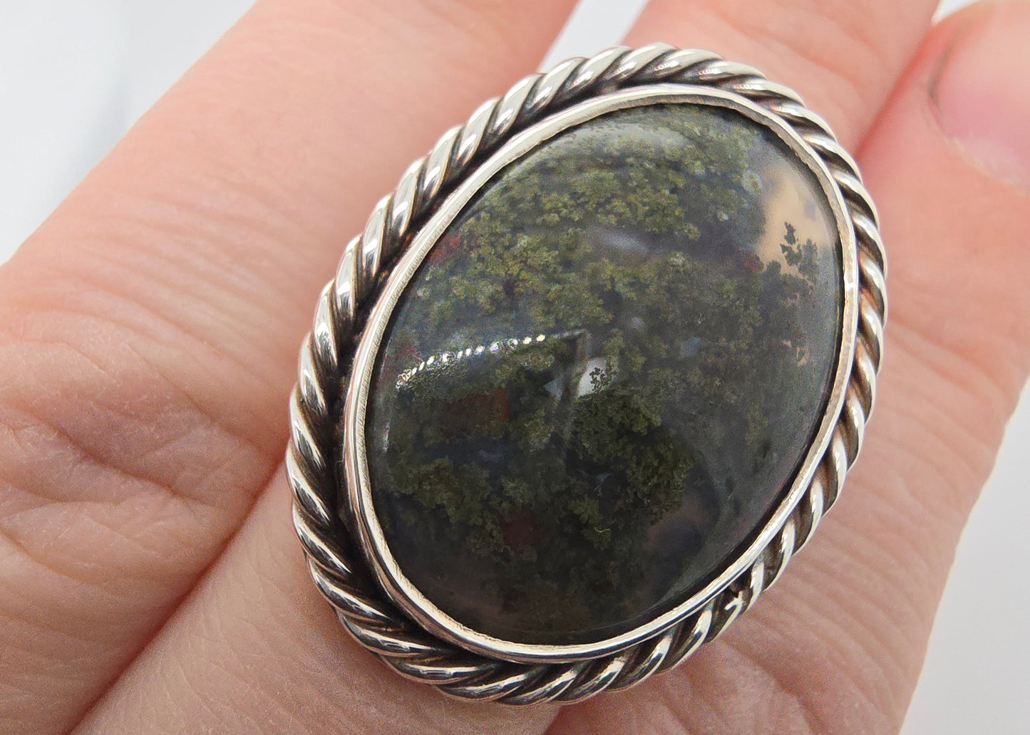 Zilveren ring met mosagaath